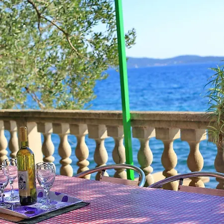 アパート Valerija I Joso ビビニェ